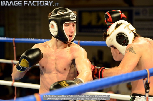 2013-11-16 Vigevano - Born to Fight 0539 Paolo Bertoli-Bernard Xelali - Low Kick